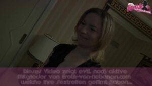 Hobby Liebesdame Sarah Ann bedient Freier Oral